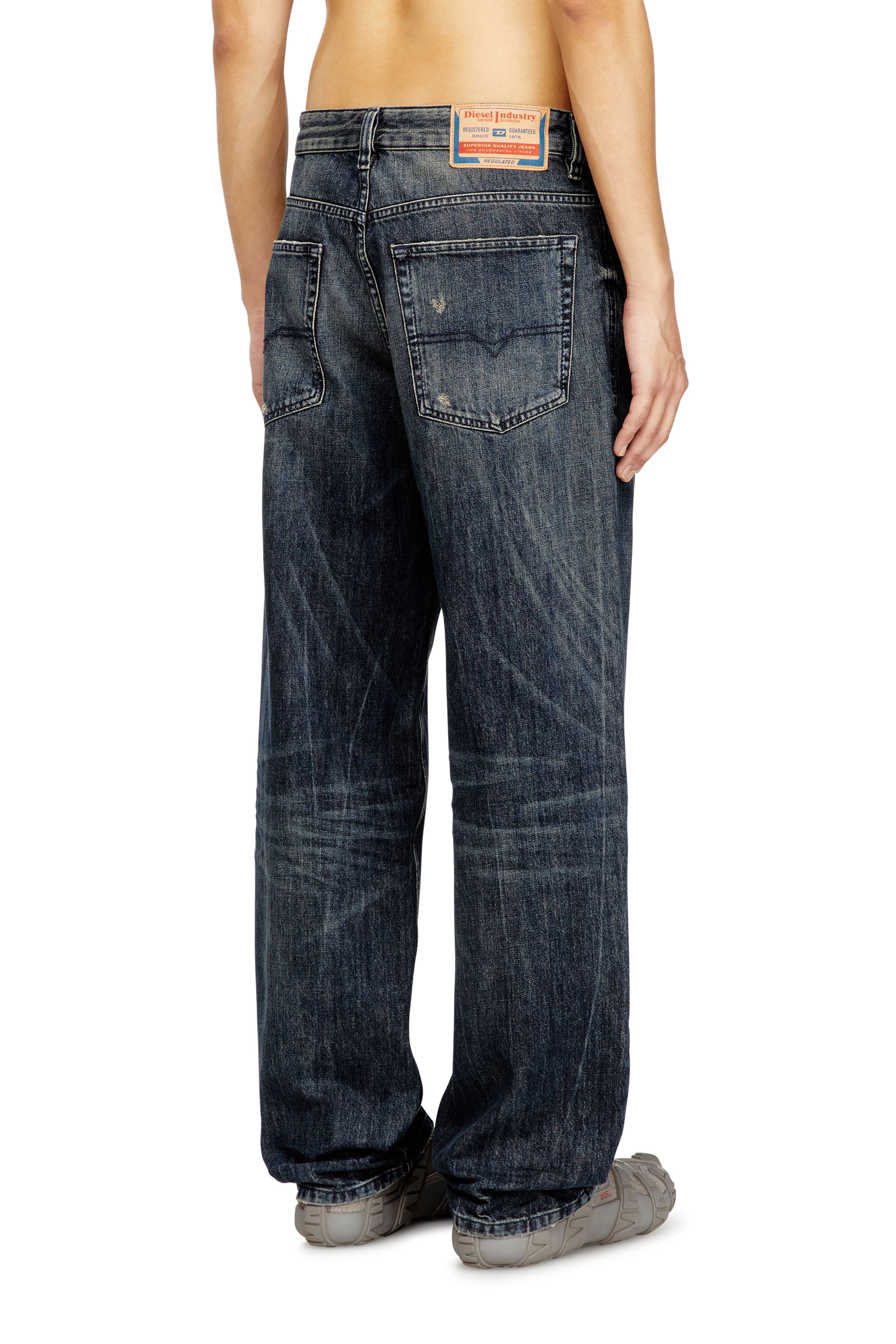 Men's Relaxed Jeans | Dark Blue | Diesel 2001 D-Macro