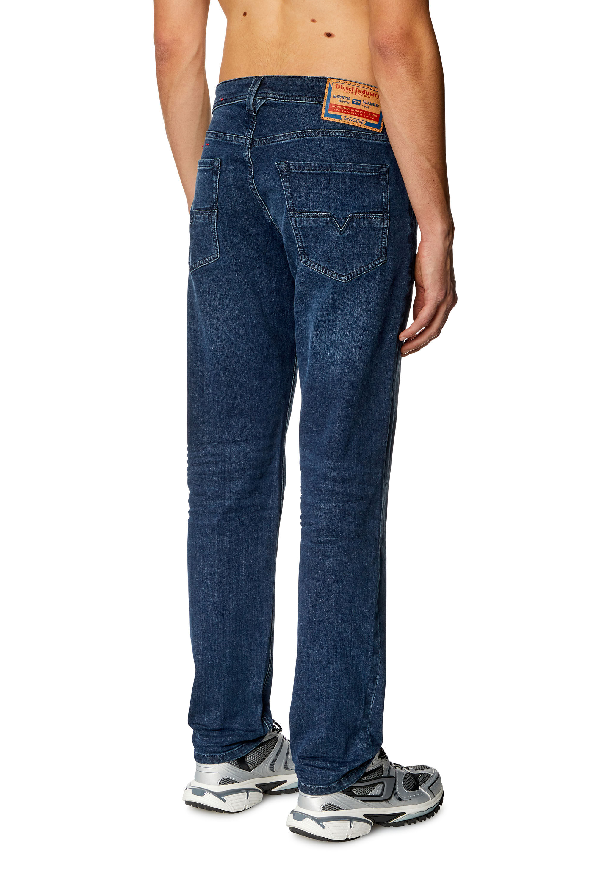 Men s Tapered Jeans Dark blue Diesel 1986 Larkee Beex
