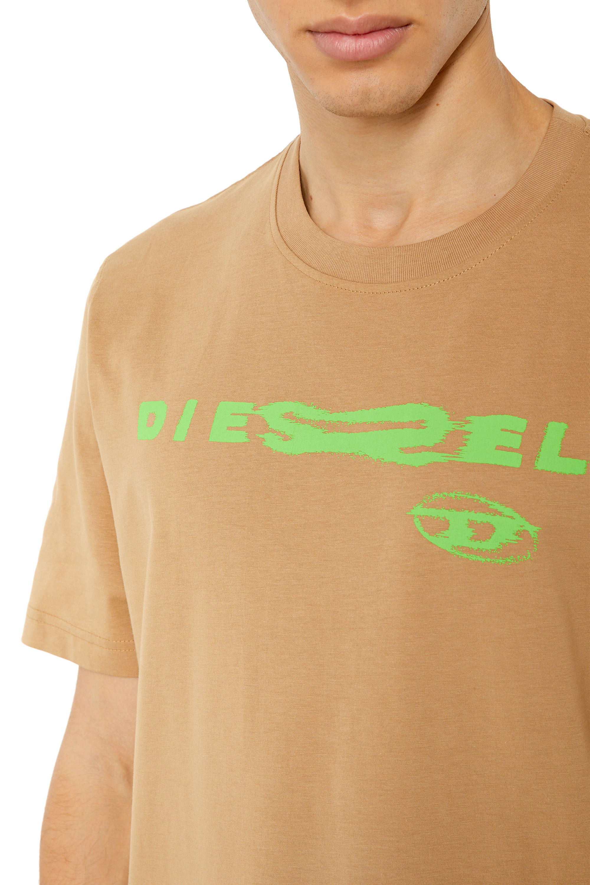 T-JUST-G9 Man: T-shirt with distorted logo print | Diesel