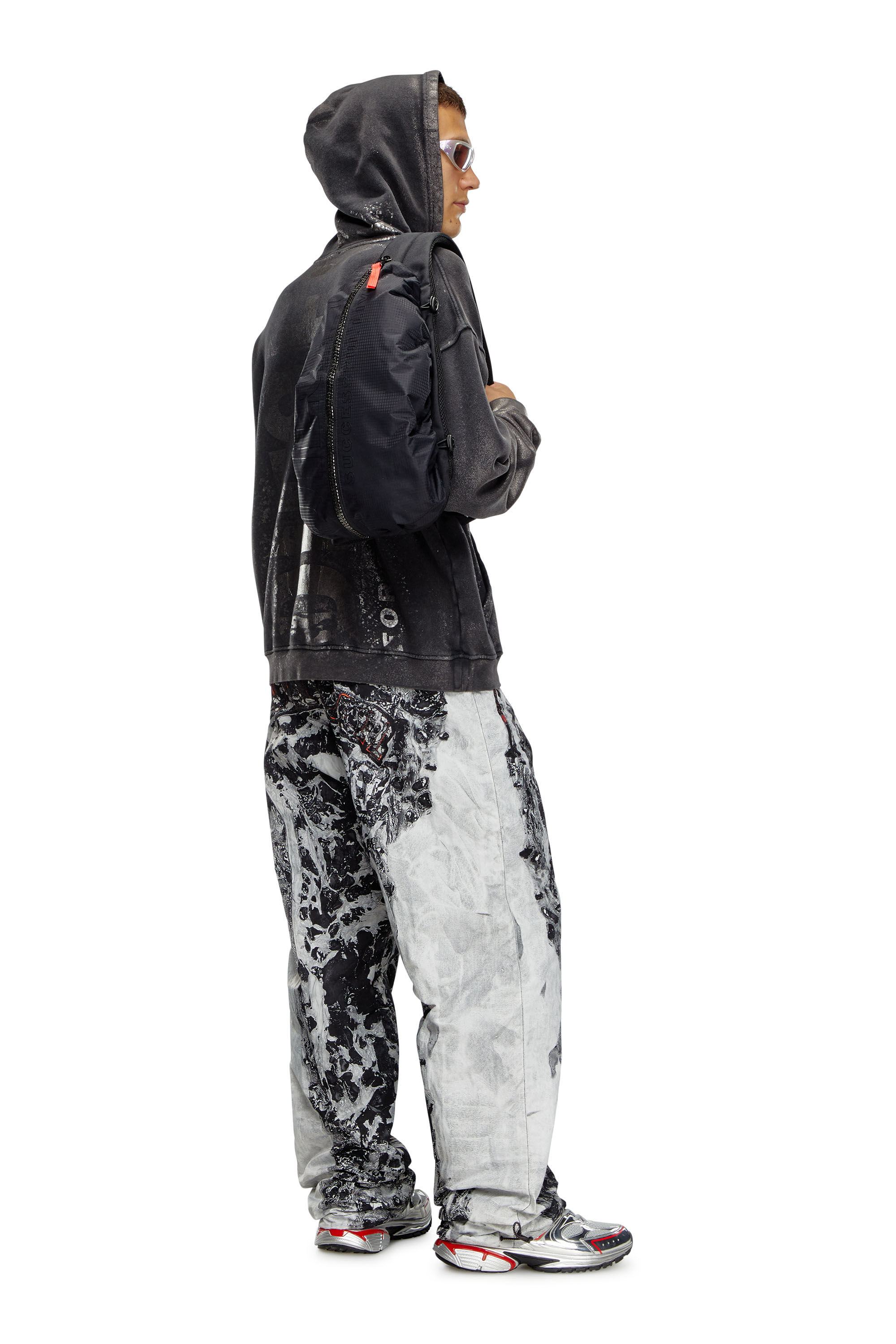 ディーゼル　ボディバッグ　Zip-D Sling Bag X Men's Zip-D-Sling bag in check-jacquard shell | Black | Diesel