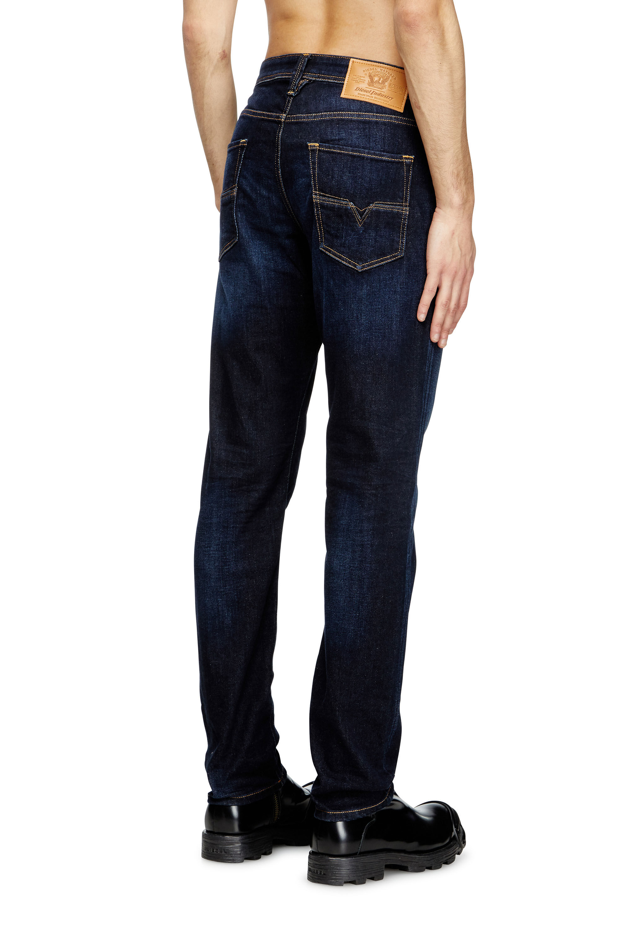 LARKEE-BEEX Man: Tapered Dark blue Jeans | Diesel.com