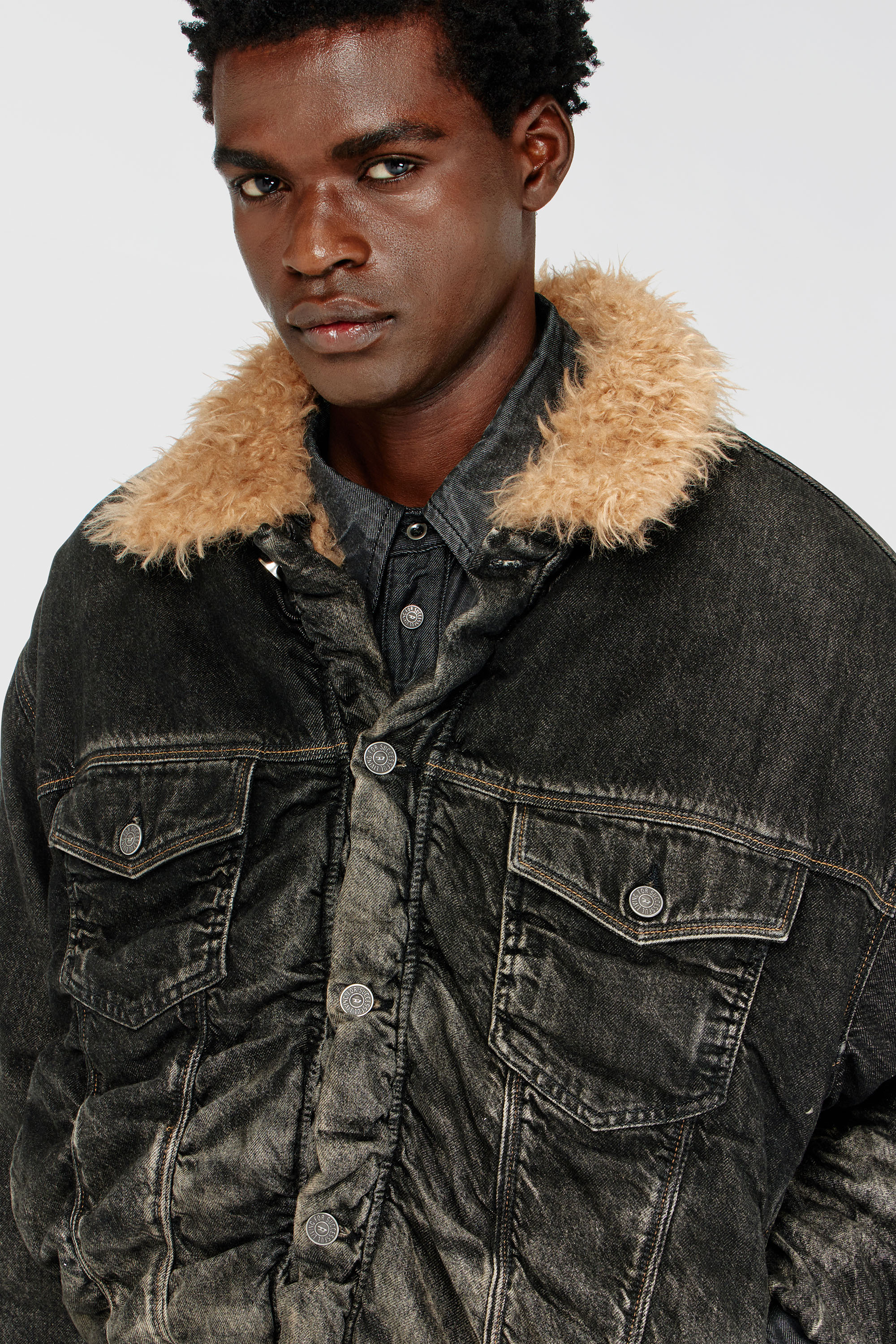 Diesel - D-CURLY-FSJ, Unisex's Teddy-lined trucker jacket in dirty-effect denim in Black/Dark grey - 5
