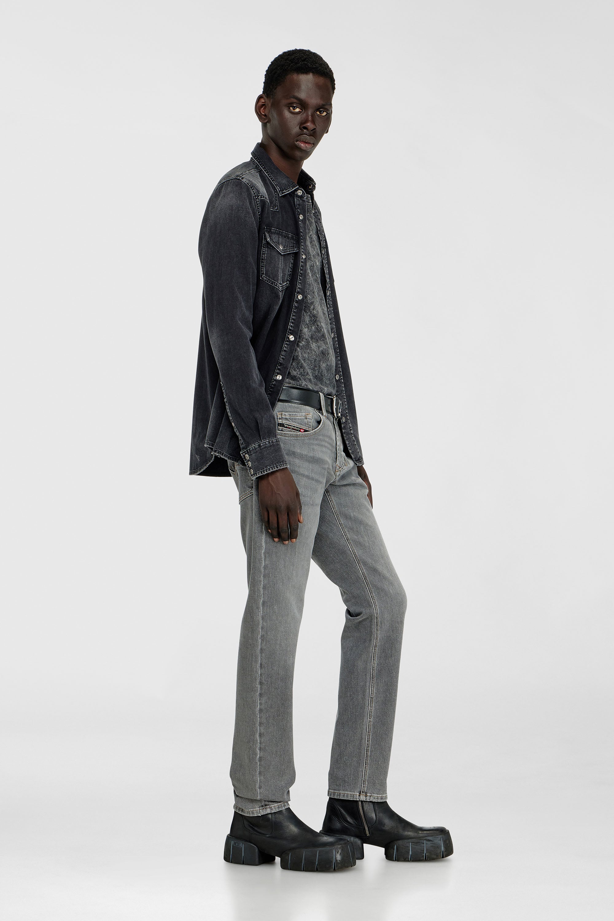 Diesel - Man's Regular Jeans 1986 Larkee-Beex 0KBBI, Grey - 2