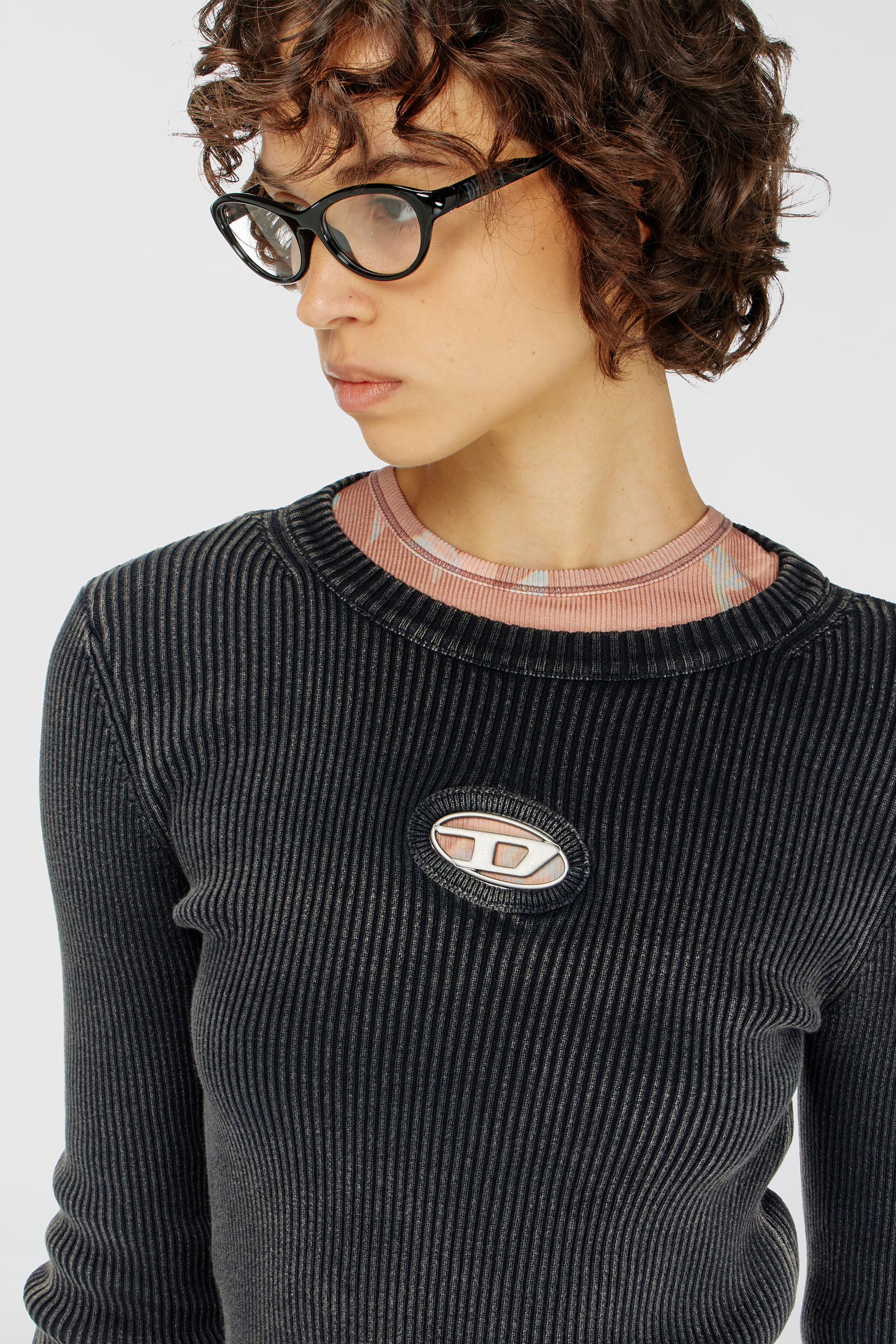 Diesel - M-ANCHOR-A, Woman's Cropped jumper with cut-out logo in Black - 5