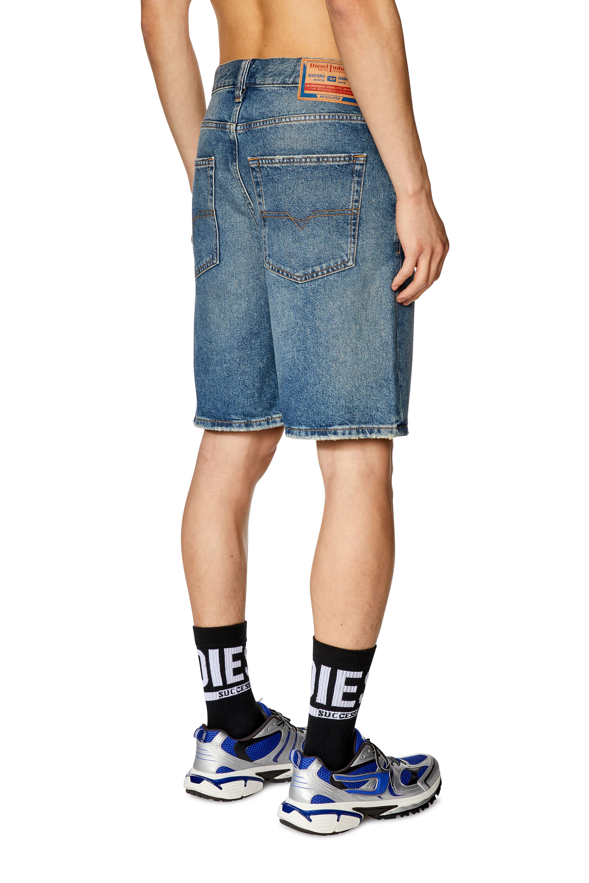 Men's Cargo shorts in JoggJeans | D-KROOLEY-CARGO-SHORT JOGG Diesel