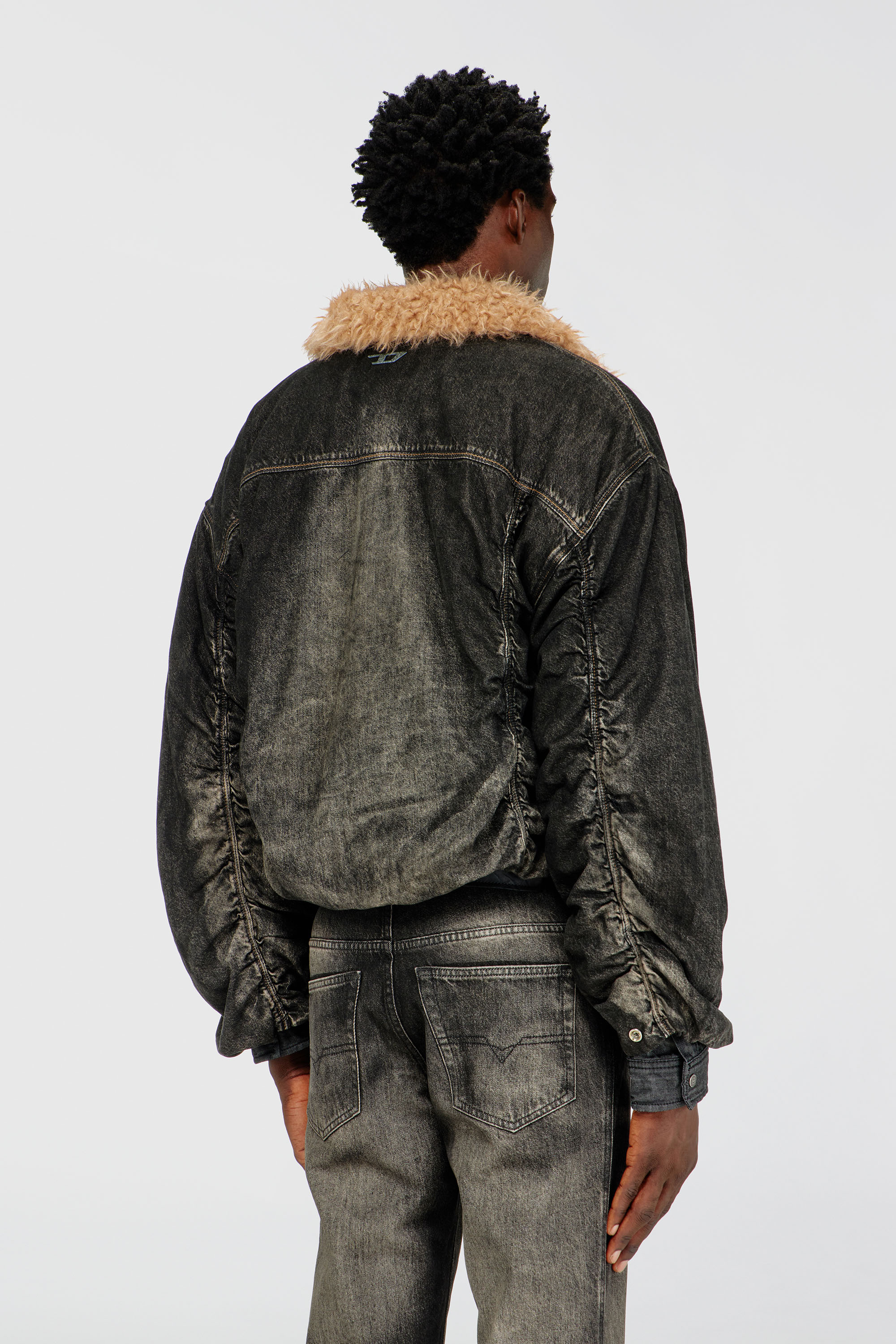Diesel - D-CURLY-FSJ, Unisex's Teddy-lined trucker jacket in dirty-effect denim in Black/Dark grey - 4